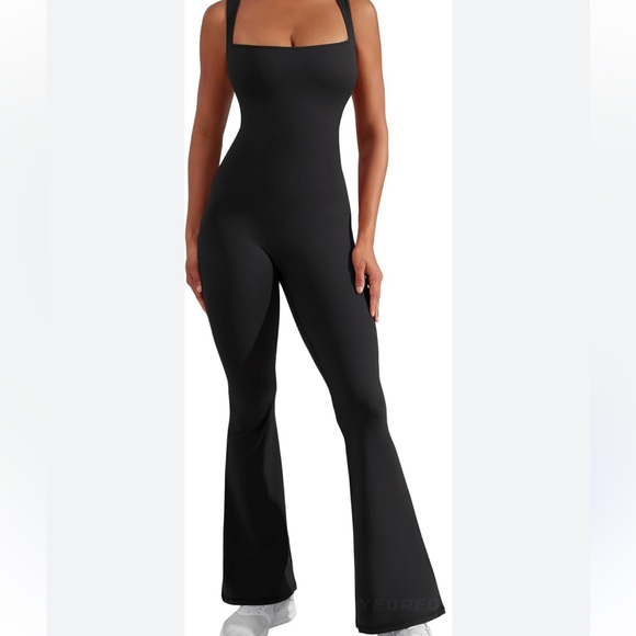Chic Black Women's Jumpsuit - Picture 1 of 7